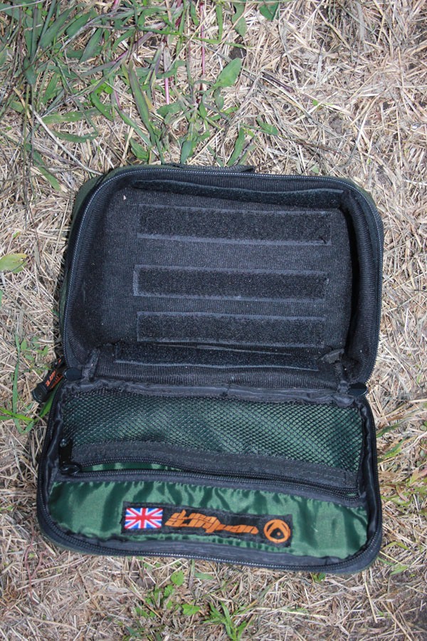 Сумочка для аксессуаров Venture Carp Fishing. Цена 260 грн (10$)  размеры (длширвыс) 23x15x8cm.jpg