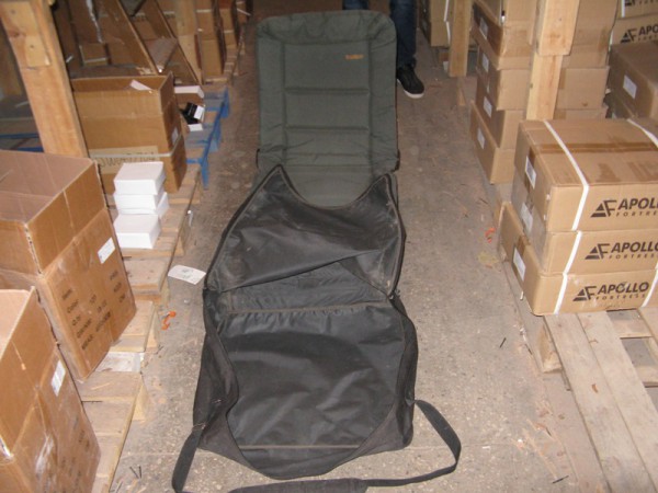 кресло Tracker,б.у с чехлом, спина регулируется .- 500 грн. фото2.JPG